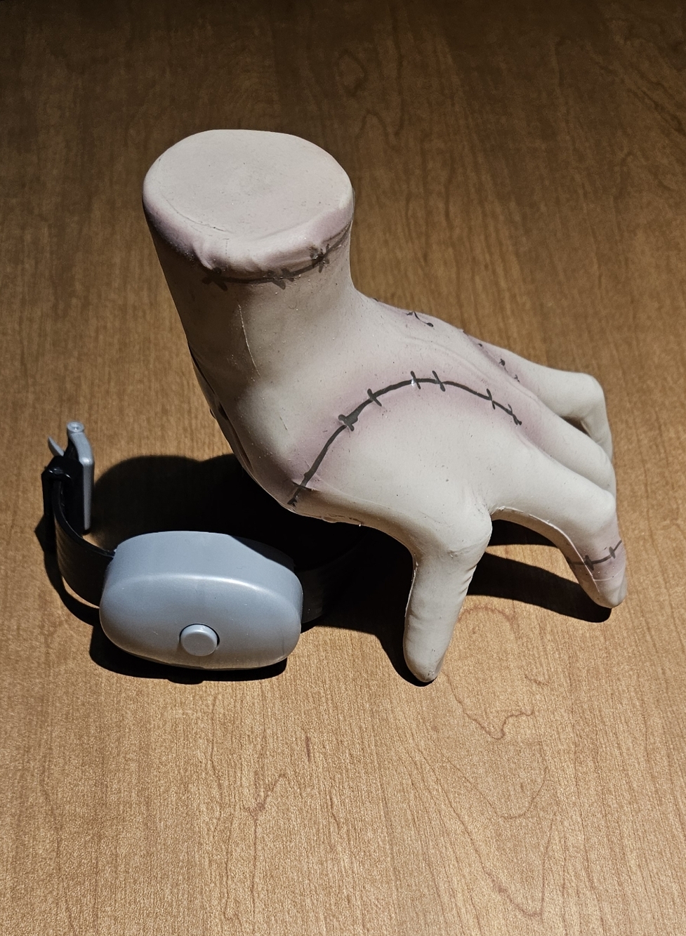 Thing Walking hand Addams Family - Picture 3 of 7